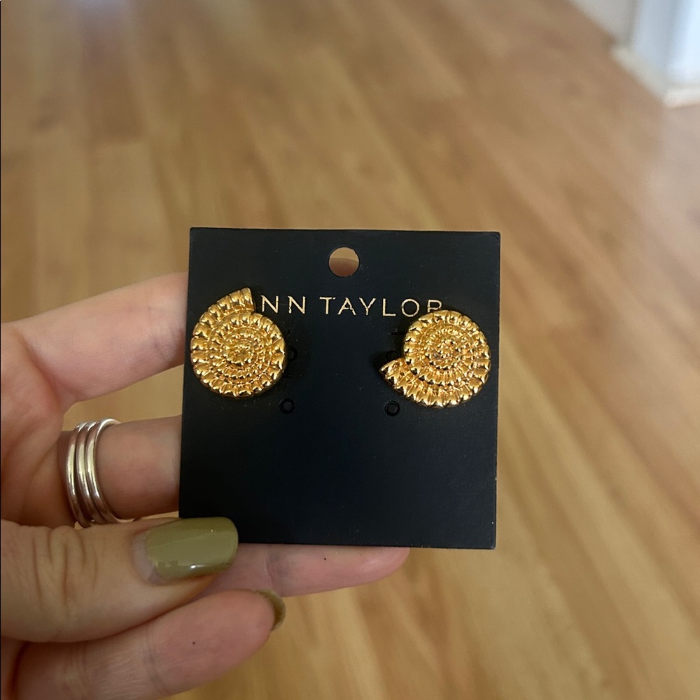 NWT Ann Taylor Gold Earrings